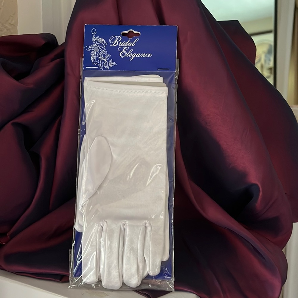 Child’s White Polyester Bridal Gloves NEW